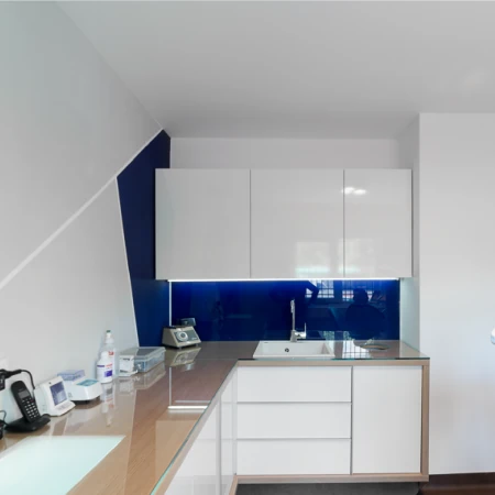Zona de lucru din cabinetul DENTALDIM